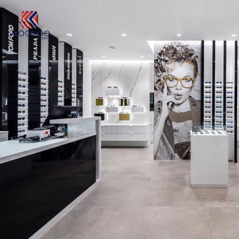 인테리어 밝은 검은 색과 흰색 선글라스 상점 디자인 안경 캐비닛