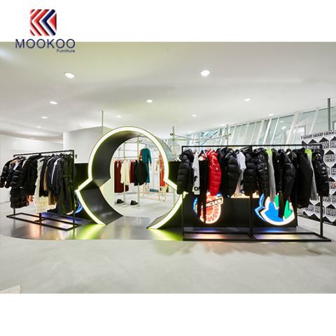 의복을위한 금속 선반